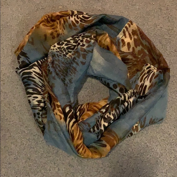 Scarves - Picture 6 of 8